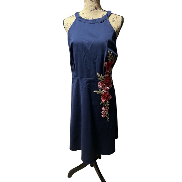 Liz Luxe by Mod Cloth Navy Sleeveless Halter Neck A Line Embroidered Dress Midi - Picture 3 of 13